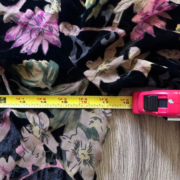 Black Velvet Floral Velvet Burnout Shift Dress Sz 4 Whimsy Goth,Dark Romantic - Picture 9 of 14